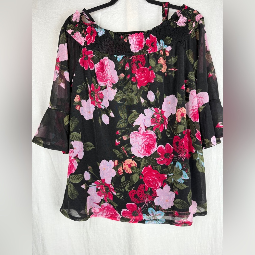 INC International‎ Concepts Black Floral Blouse
